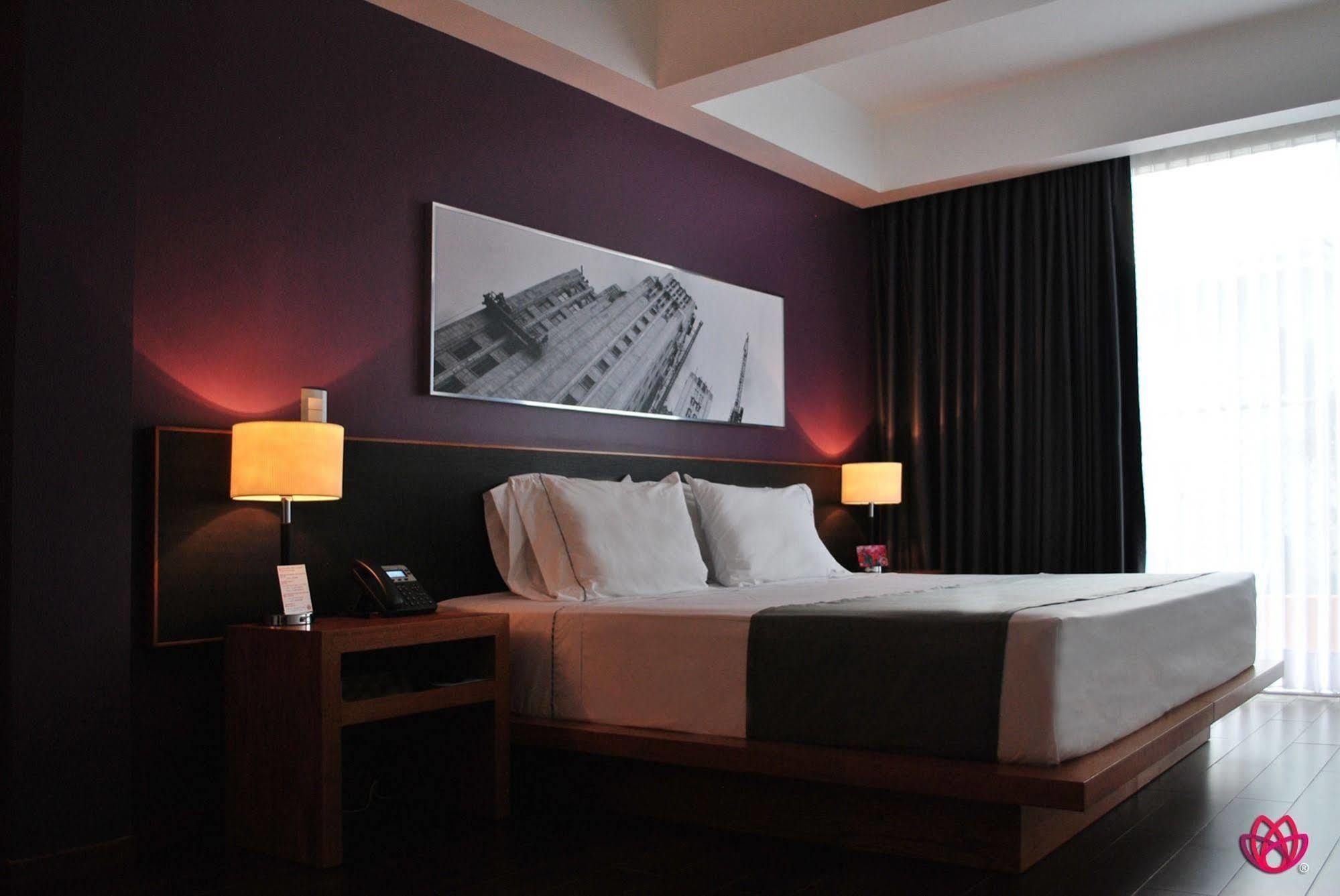 Hotel Y Tu Expo Гуадалахара Екстериор снимка