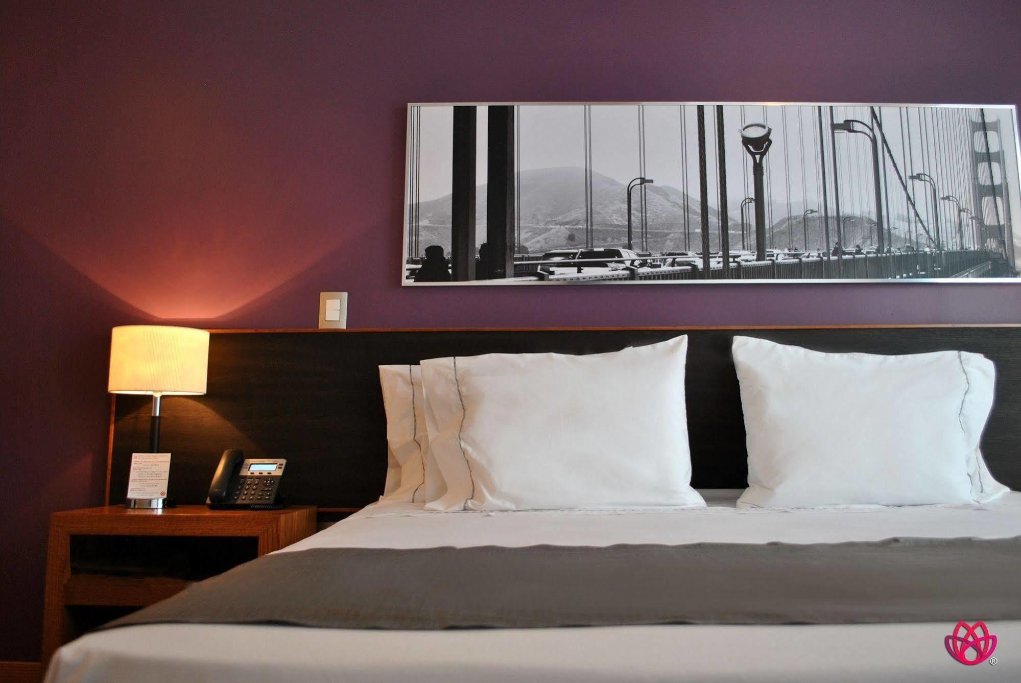 Hotel Y Tu Expo Гуадалахара Екстериор снимка