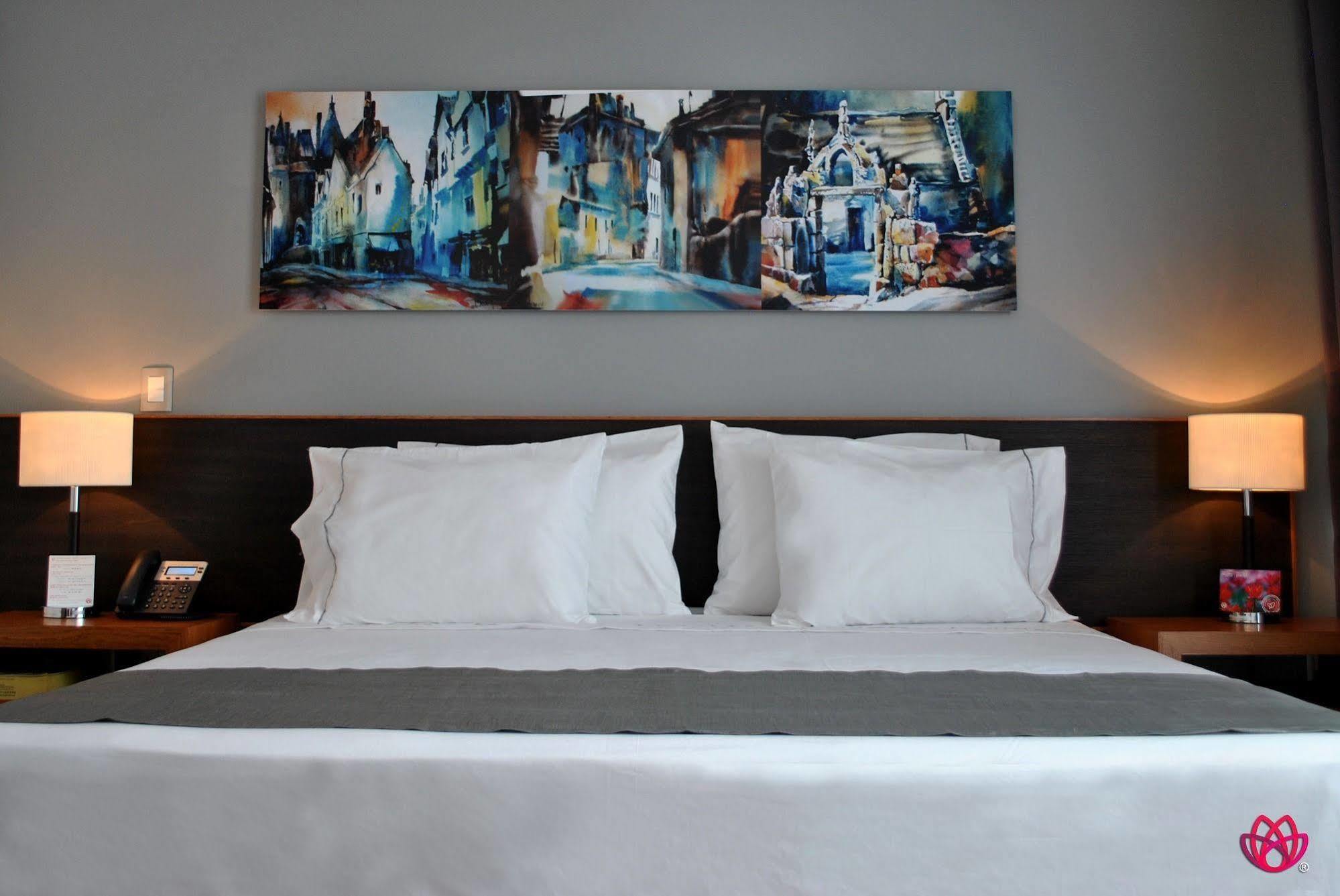 Hotel Y Tu Expo Гуадалахара Екстериор снимка