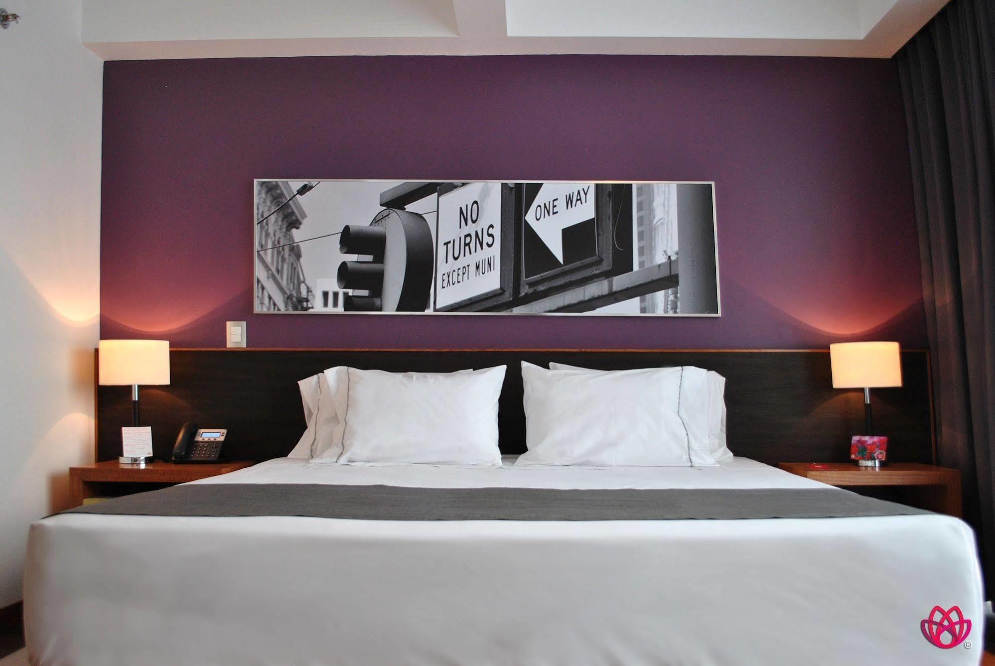 Hotel Y Tu Expo Гуадалахара Екстериор снимка