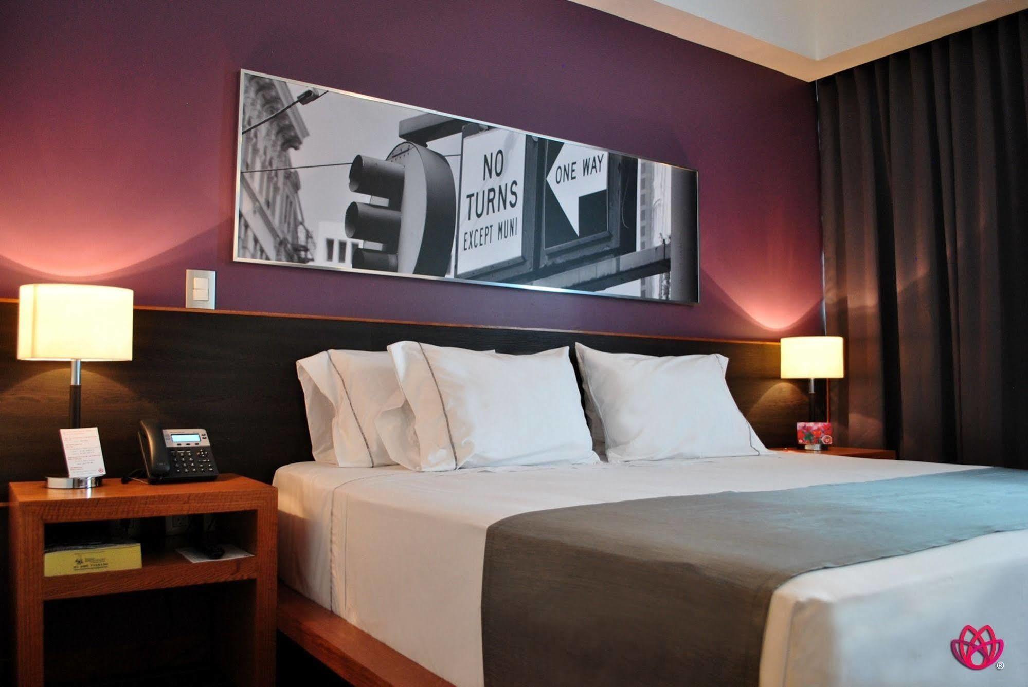Hotel Y Tu Expo Гуадалахара Екстериор снимка